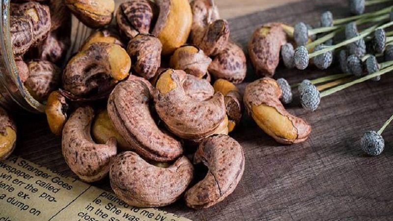 Một hạt điều bao nhiêu calo?