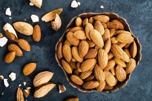 Thành phần dinh dưỡng trên bao bì bột hạt hạnh nhân Vườn Xanh Nutri