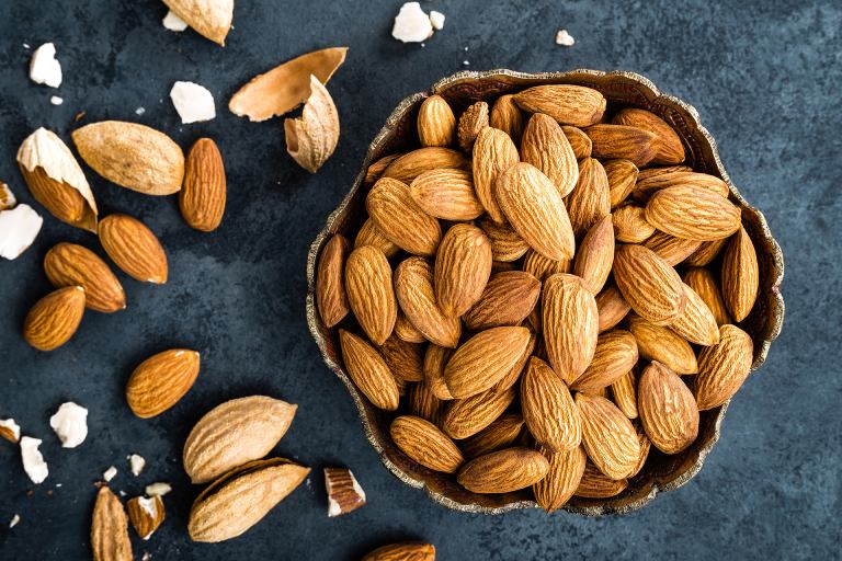 Thành phần dinh dưỡng trên bao bì bột hạt hạnh nhân Vườn Xanh Nutri